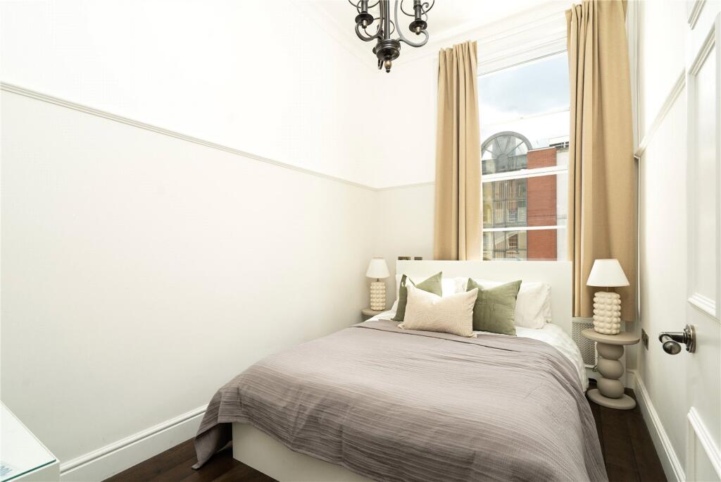 4 bedroom maisonette for sale in Queensberry Place, South Kensington, London, SW7